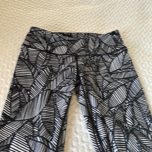 Lululemon wunder under - Picture 4 of 6
